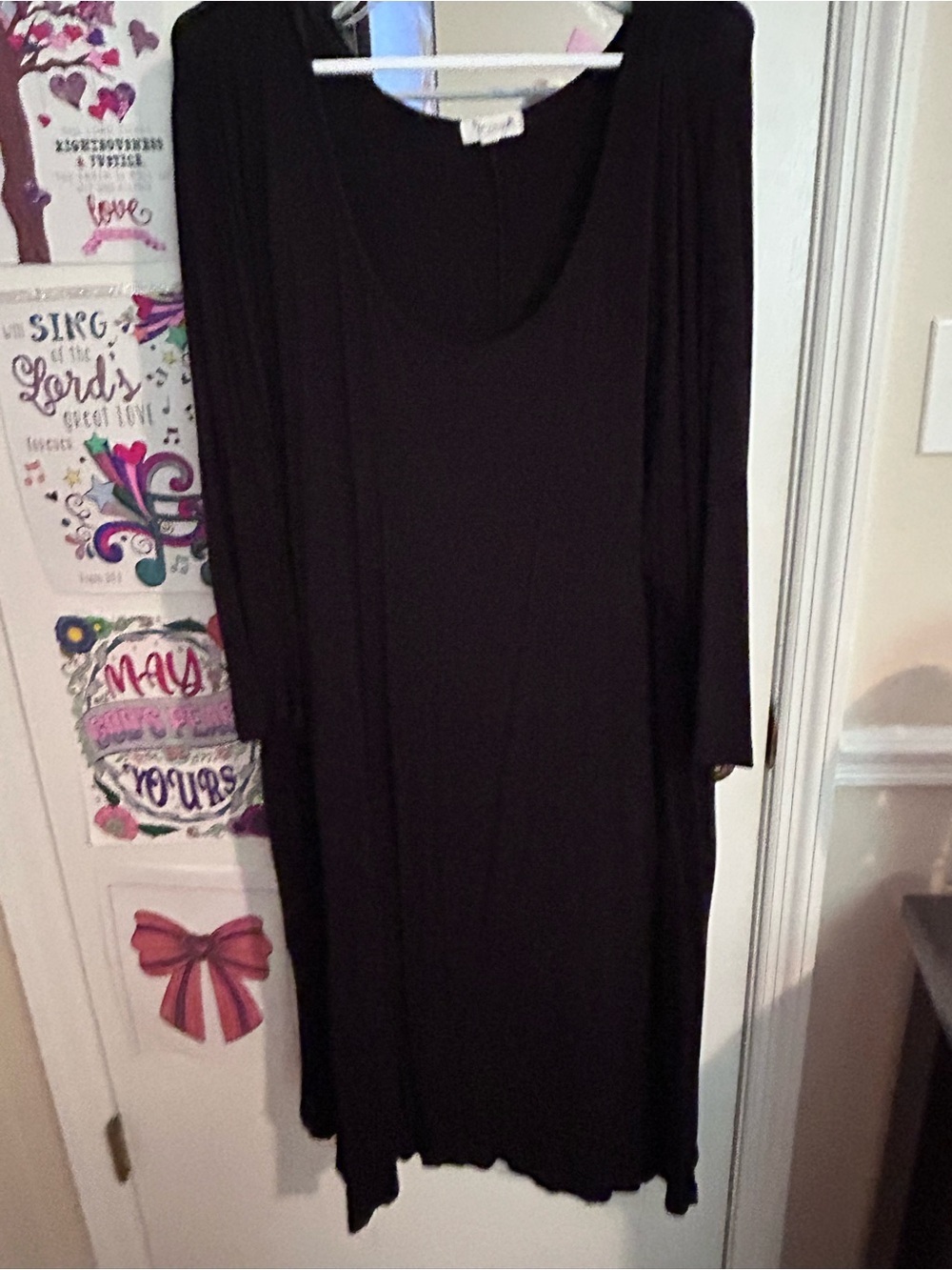 Everyday Long Sleeve Black Midi Dress – Relaxed Silhouette